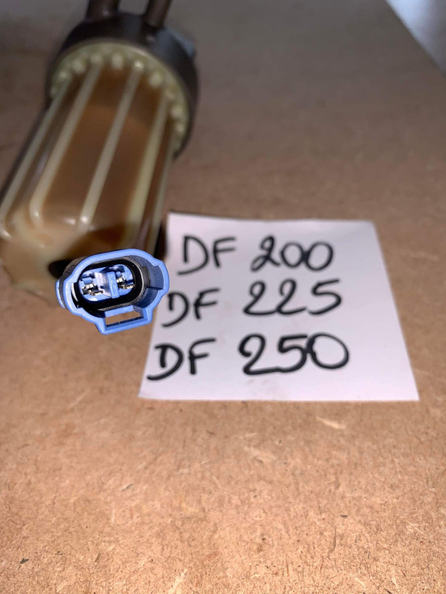 FILTRE A ESSENCE AVEC CAPTEUR PRESENCE D’EAU DF200/225/250 ET JONHSON V6