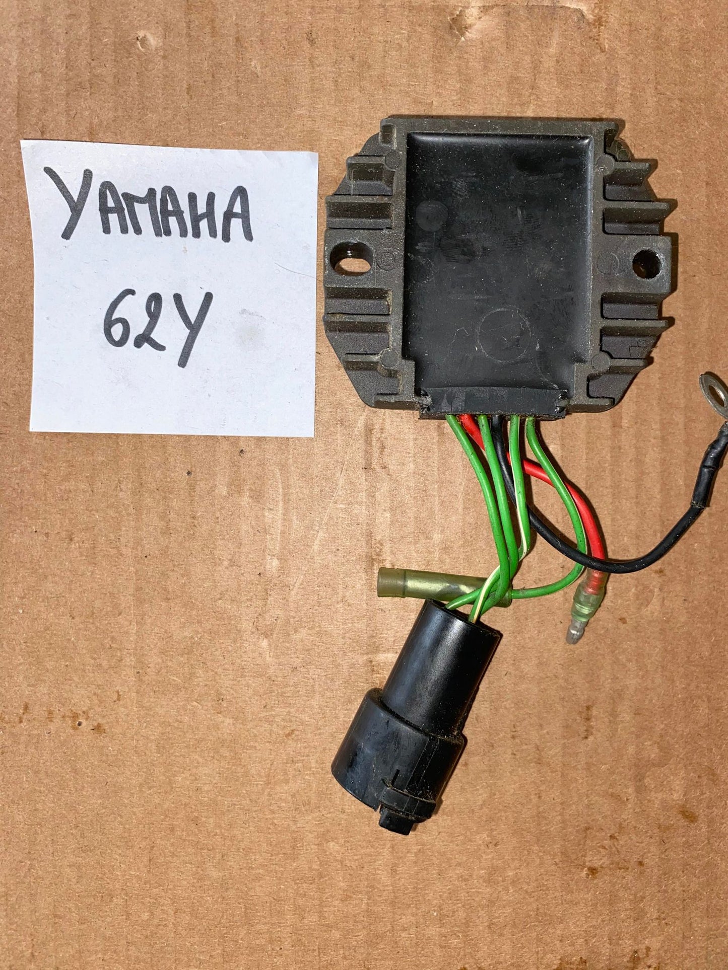 REGULATEUR DE CHARGE F50 62Y