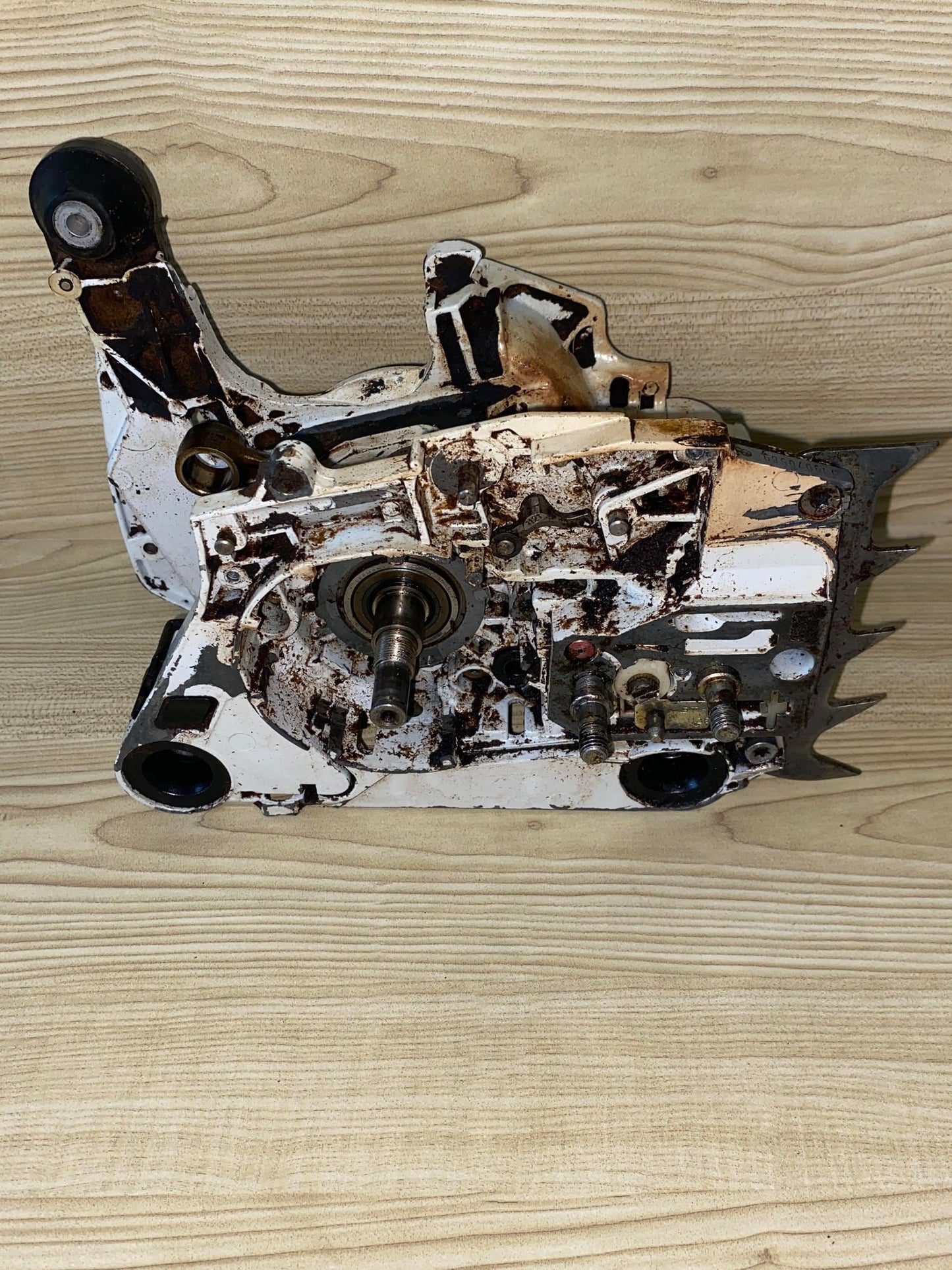 CARTER MOTEUR + VILBREQUIN 044