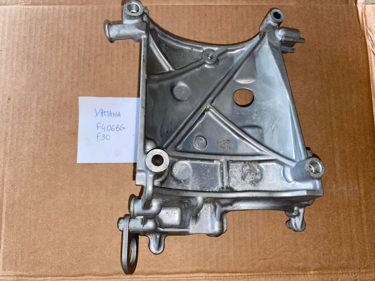SUPPORT DEMARREUR F406BG/F30