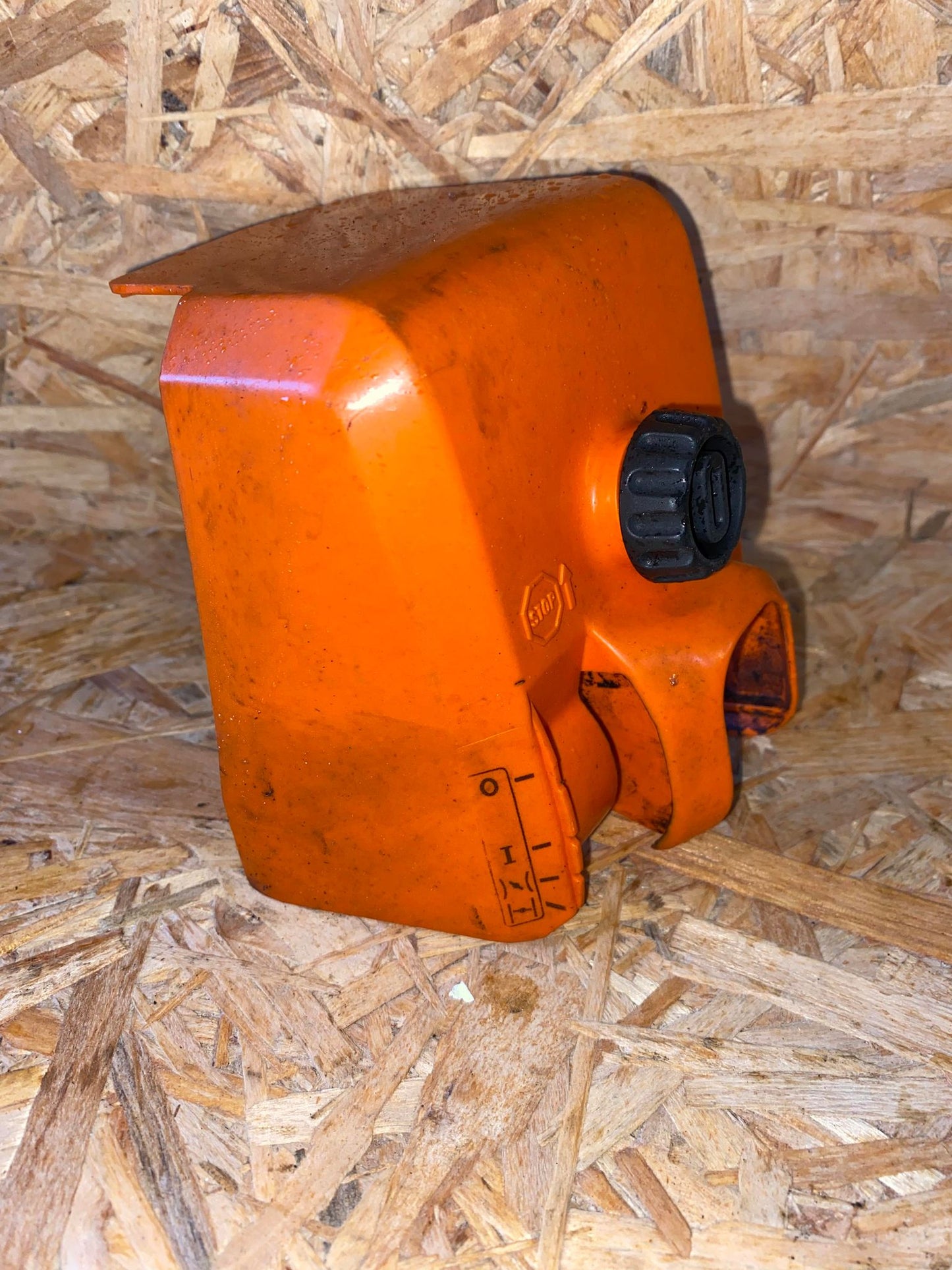 CAPOT FILTRE A AIR STIHL 025