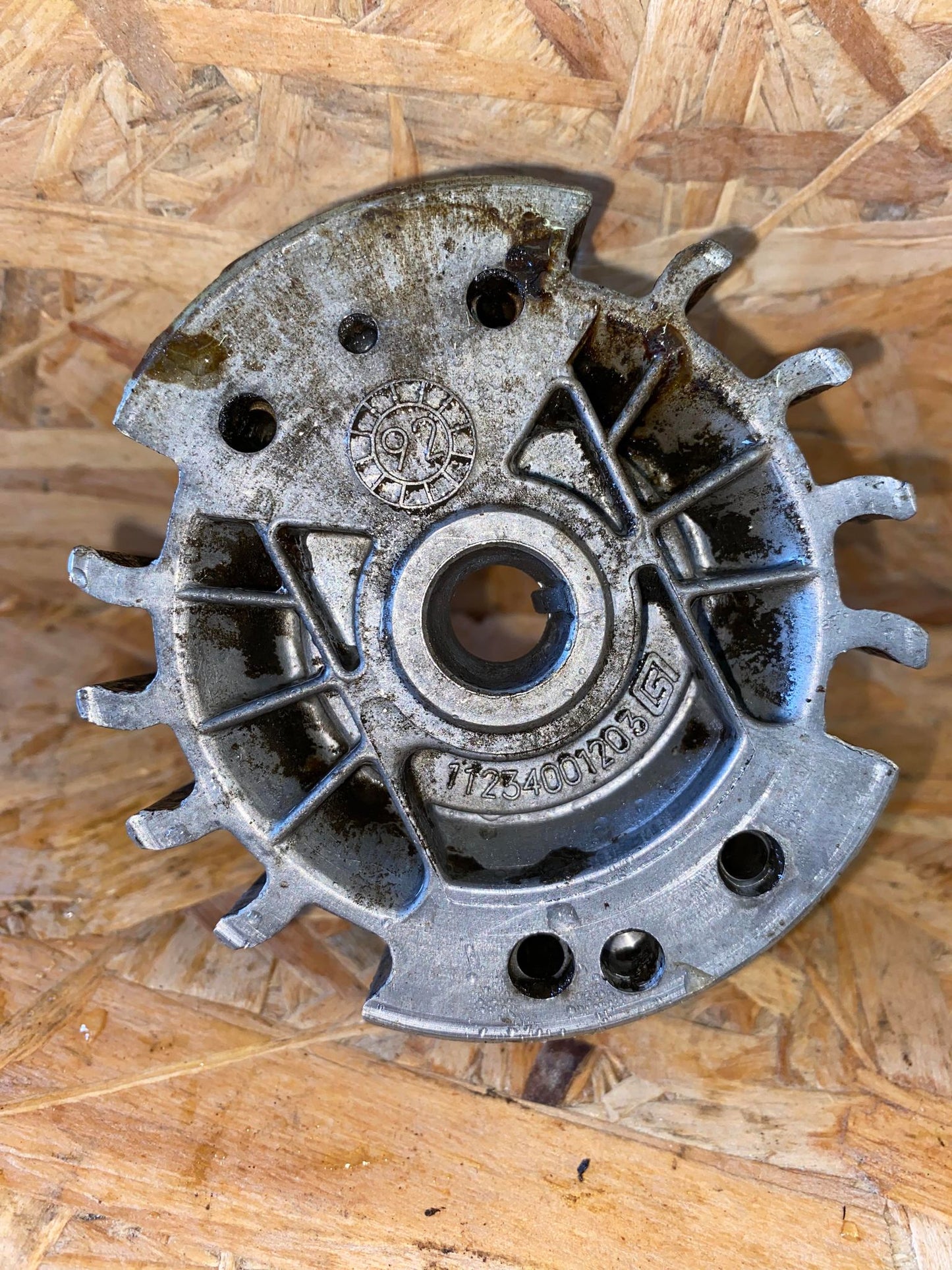 ROTOR / VOLANT MAGNETIQUE STIHL 025