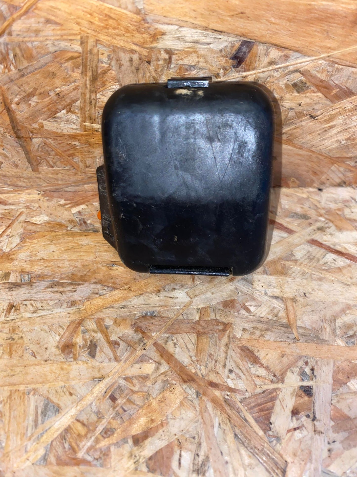 BOITIER DE FILTRE A AIR STIHL - FR 85 T