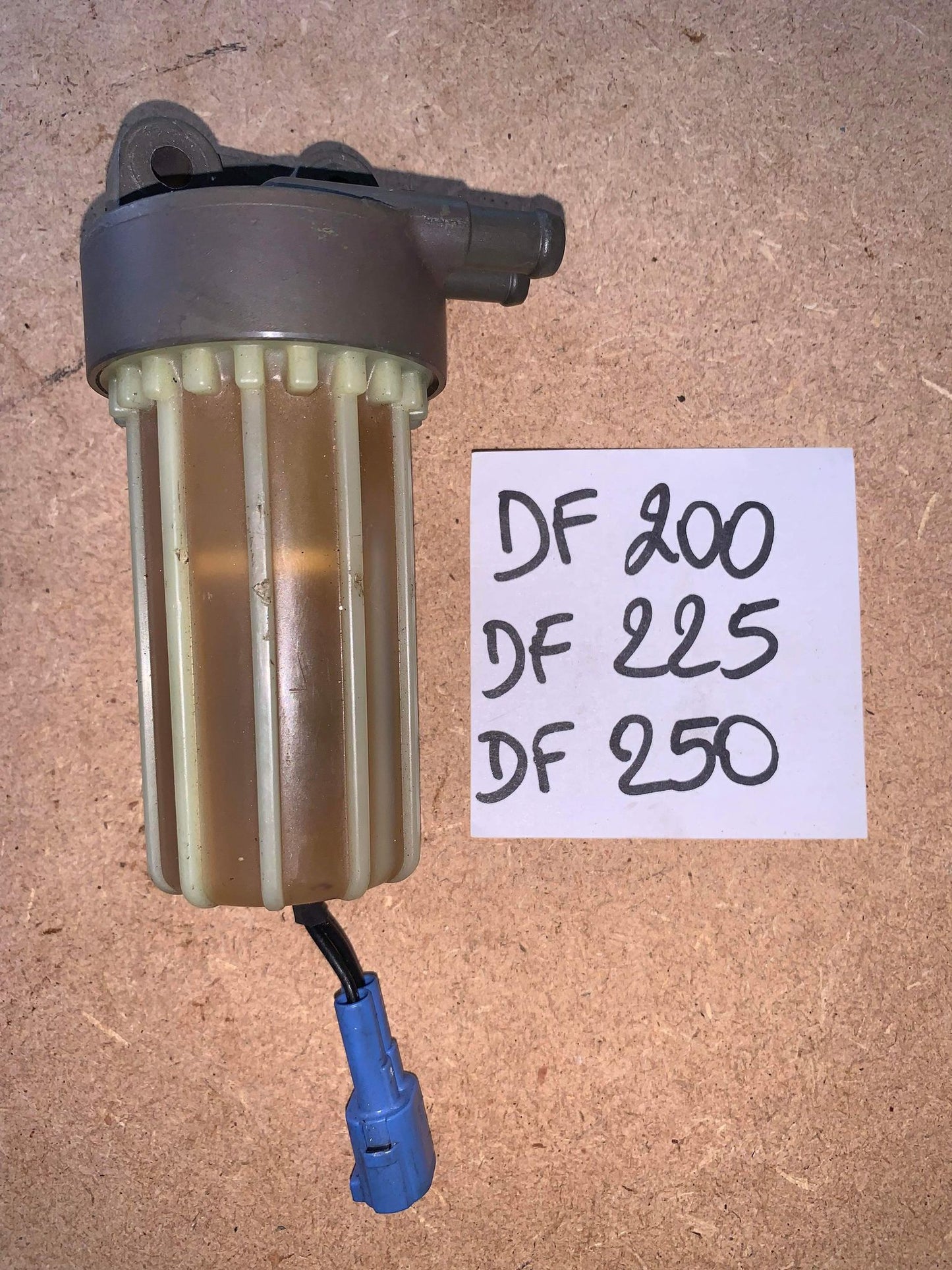 FILTRE A ESSENCE AVEC CAPTEUR PRESENCE D’EAU DF200/225/250 ET JONHSON V6