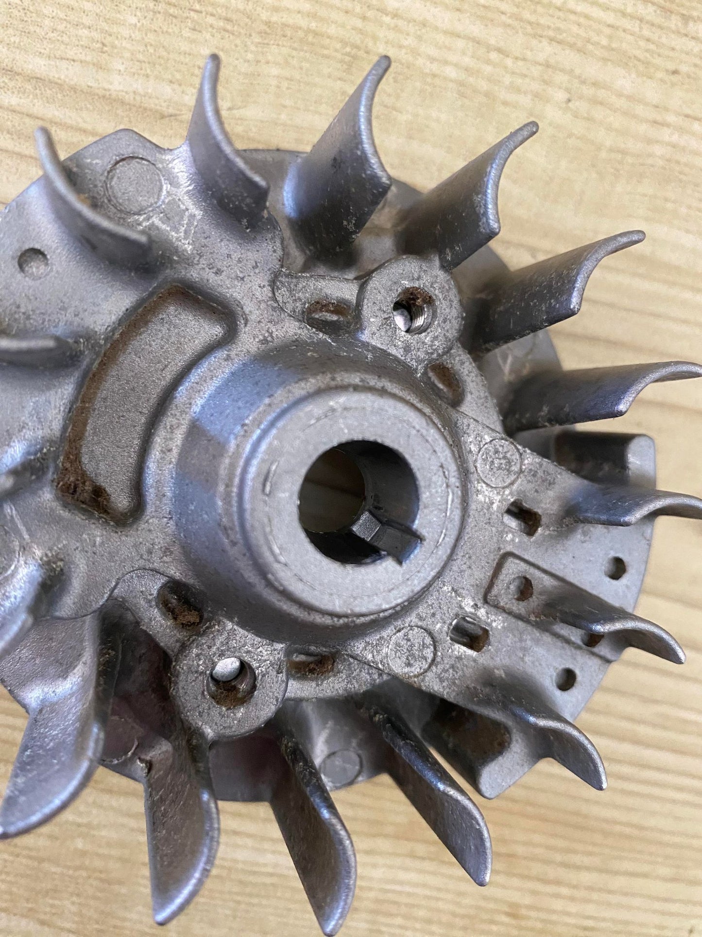 VOLANT MOTEUR 525BX
