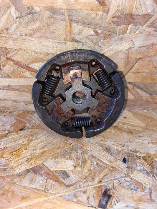 EMBRAYAGE STIHL 032 AV